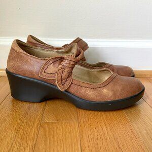 Alegria Brown Leather Mary Jane Shoes with Velcro Bow Closure Women's 40 / 9.5